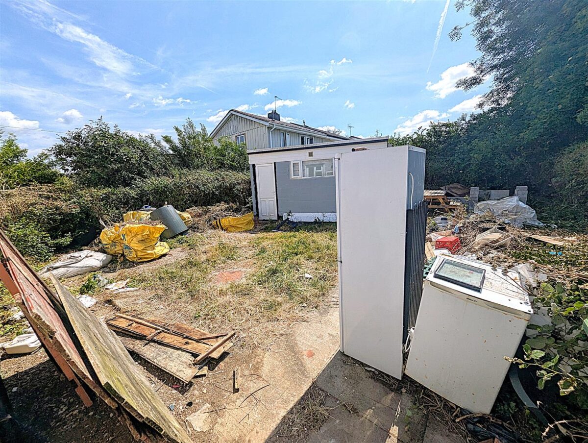 Welland Vale Road, Corby