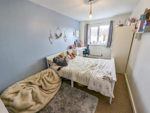 Flycatcher Road, Corby
