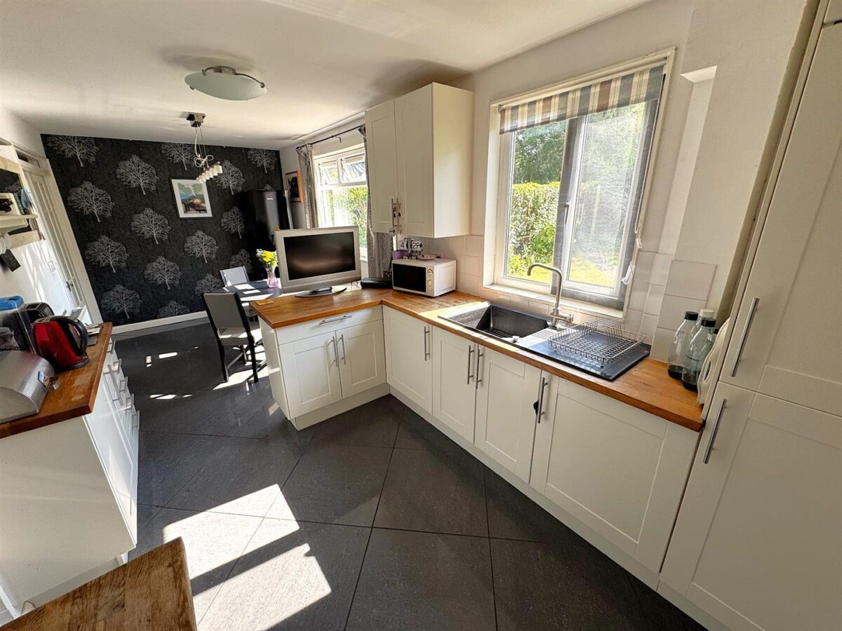 Brookes Grove, Corby