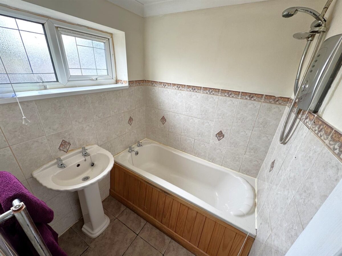 Brigg Court, Corby