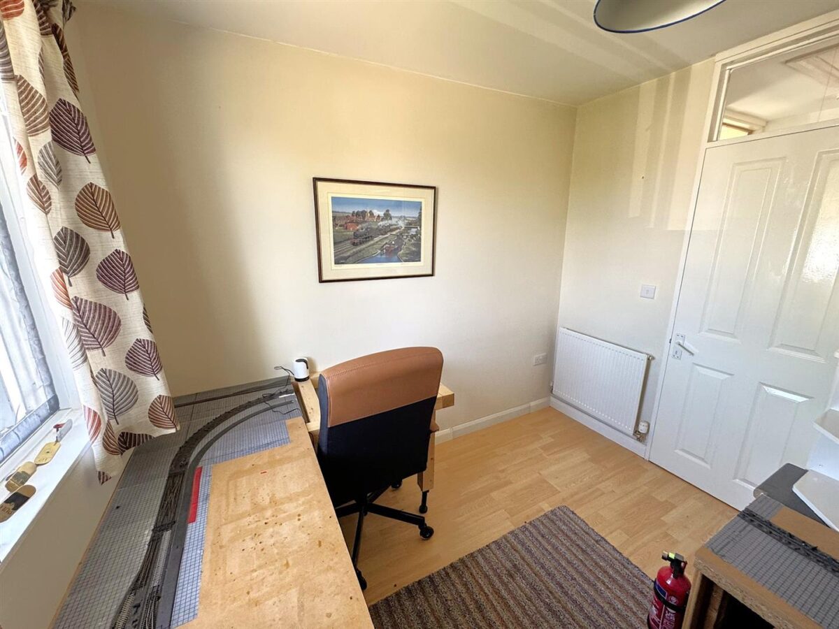 Brookes Grove, Corby
