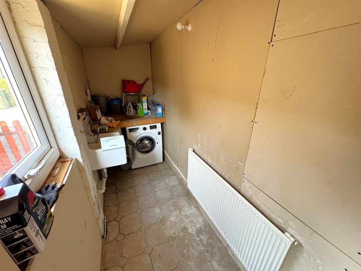 Brookes Grove, Corby