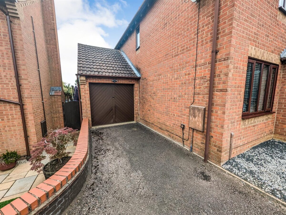 Little Meadow, Great Oakley, Corby