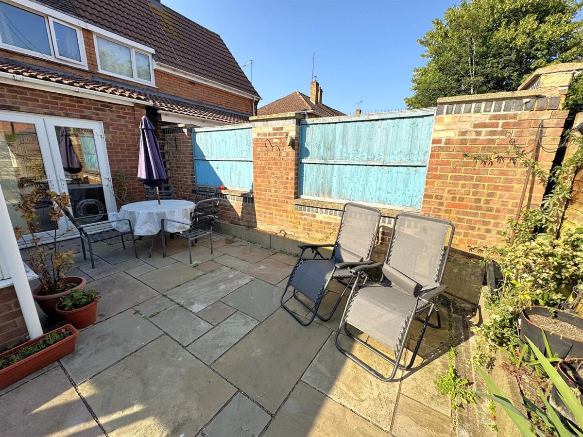 Chapman Grove, Corby
