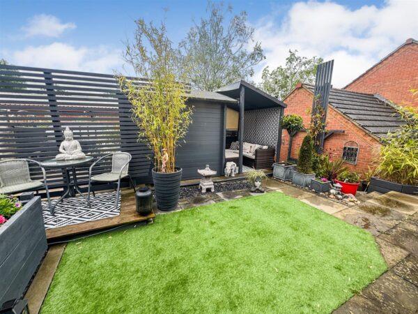 Lowry Close, Corby