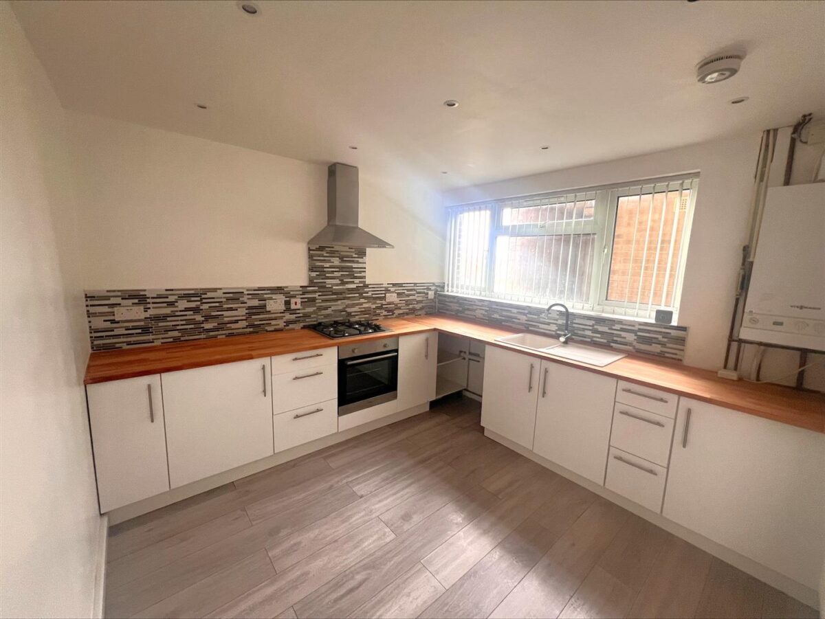 Farmstead Road, Corby
