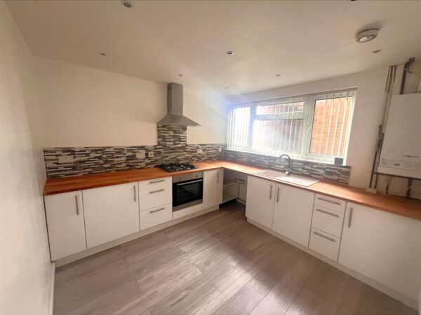 Farmstead Road, Corby