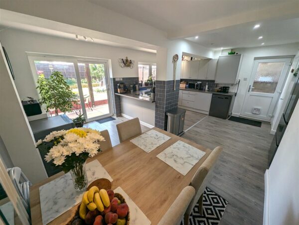 Thor Walk, Corby