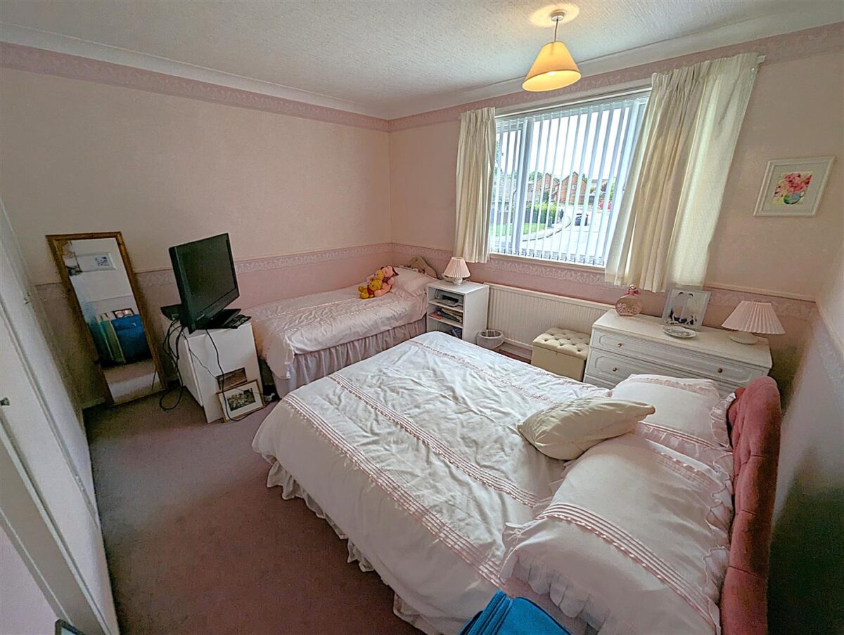 Welland Vale Road, Corby