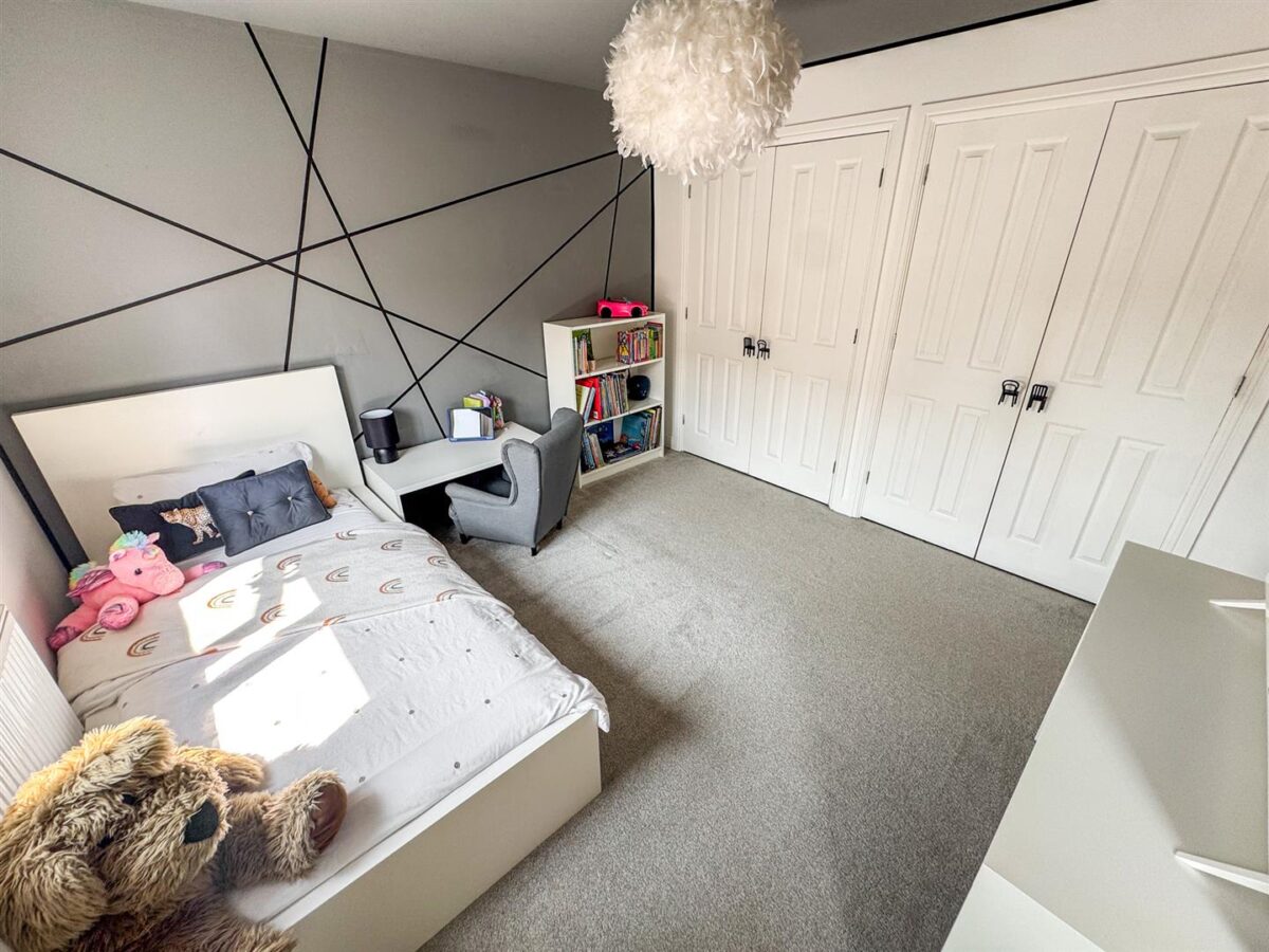Kestrel Road, Corby