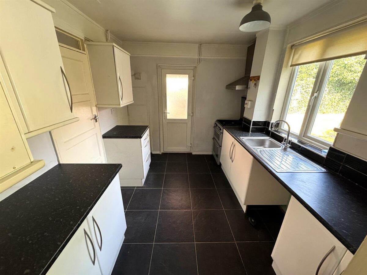 Welland Vale Road, Corby