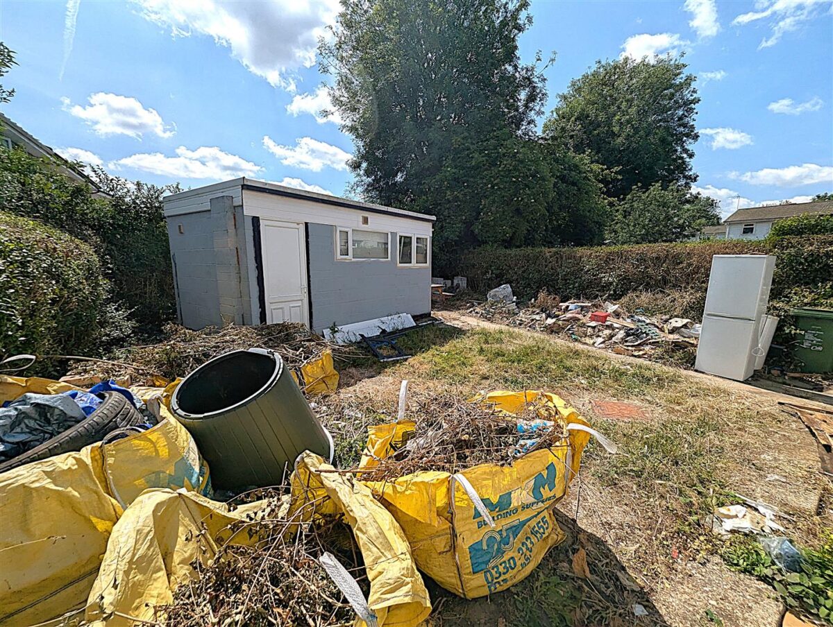 Welland Vale Road, Corby