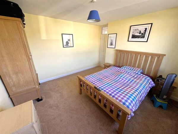 Brookes Grove, Corby