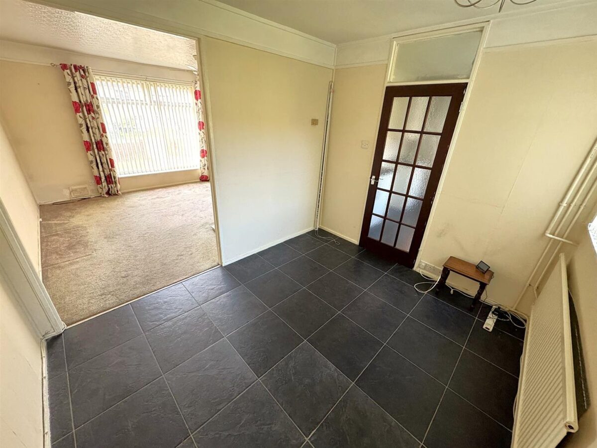 Welland Vale Road, Corby