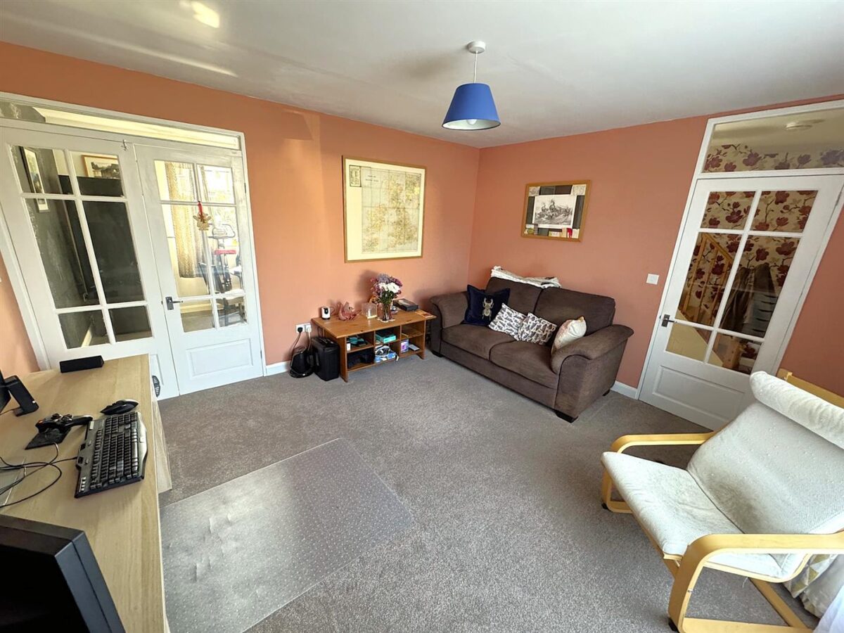 Brookes Grove, Corby