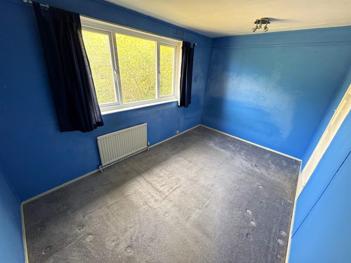 Welland Vale Road, Corby