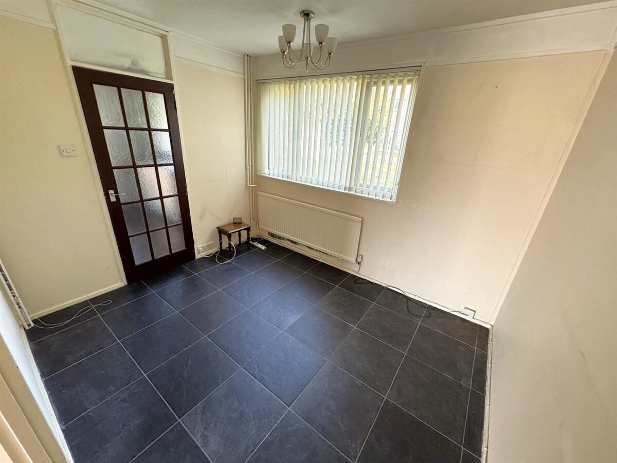 Welland Vale Road, Corby