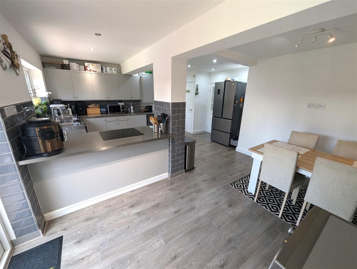 Thor Walk, Corby
