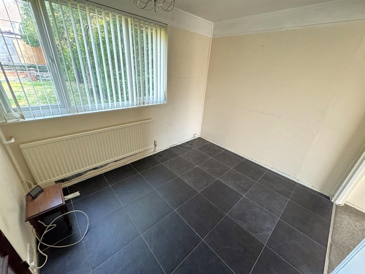 Welland Vale Road, Corby