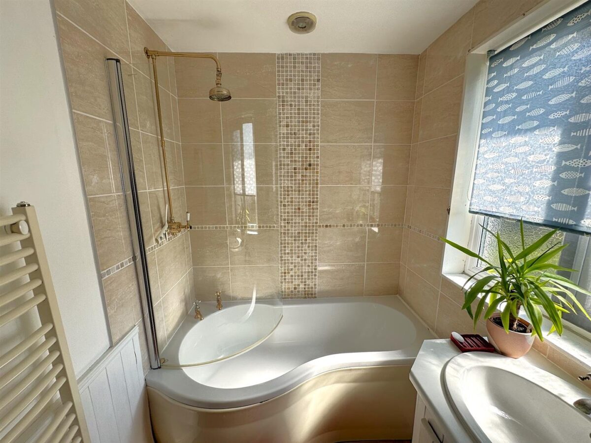 Brookes Grove, Corby