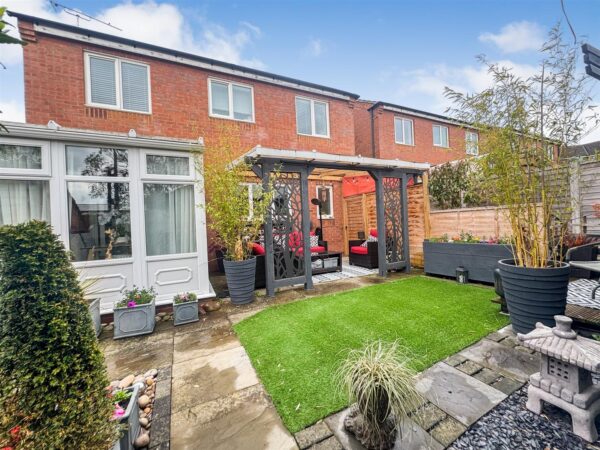 Lowry Close, Corby
