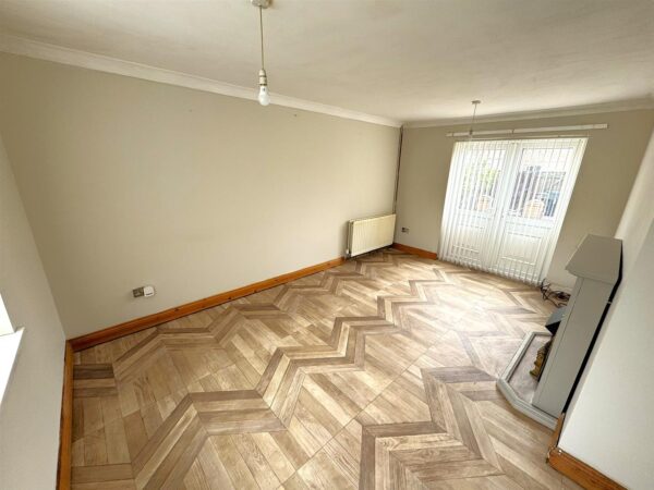 Brigg Court, Corby