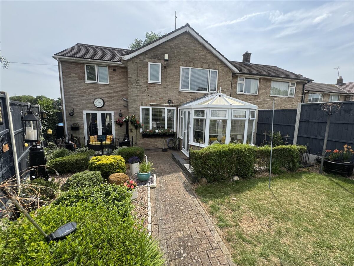 Collingwood Avenue, Corby
