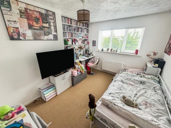 Lowry Close, Corby