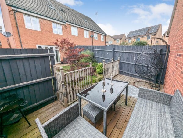 Flycatcher Road, Corby