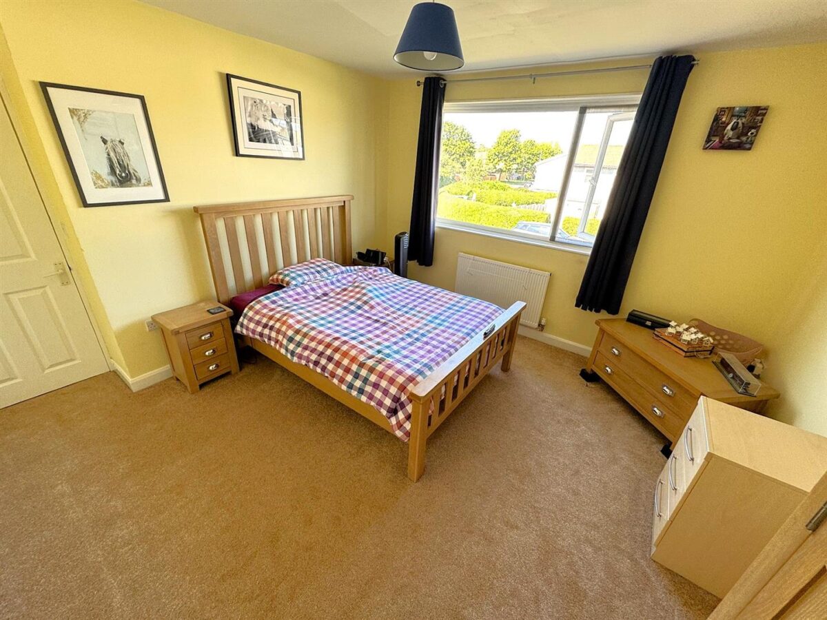 Brookes Grove, Corby