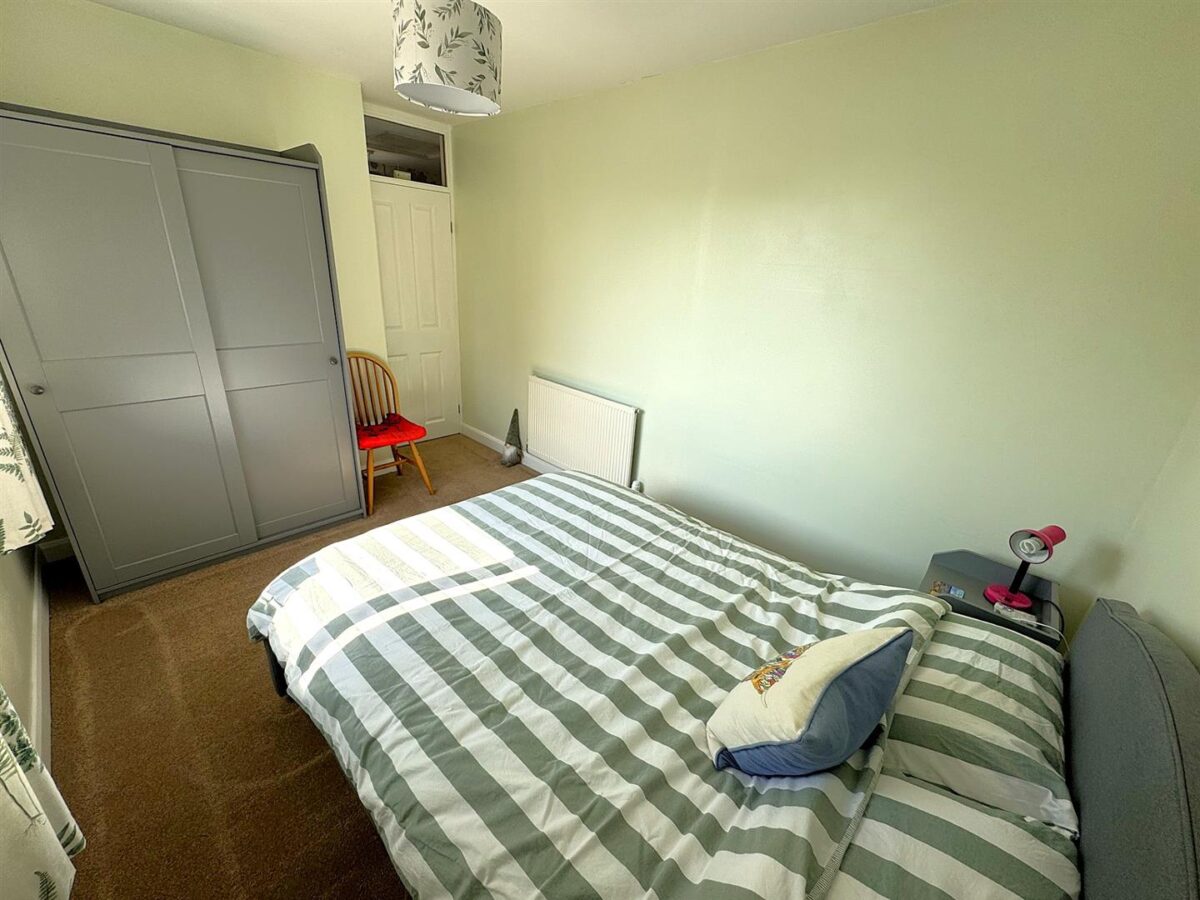 Brookes Grove, Corby