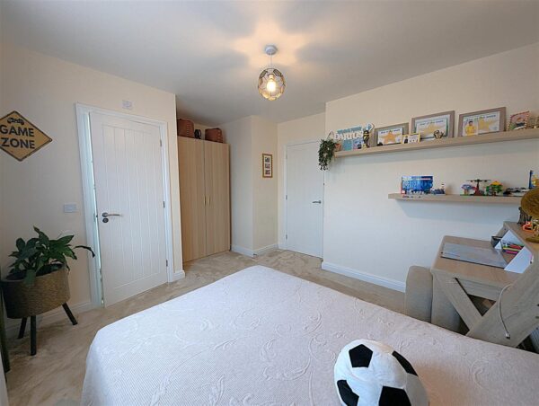 London Road, Corby