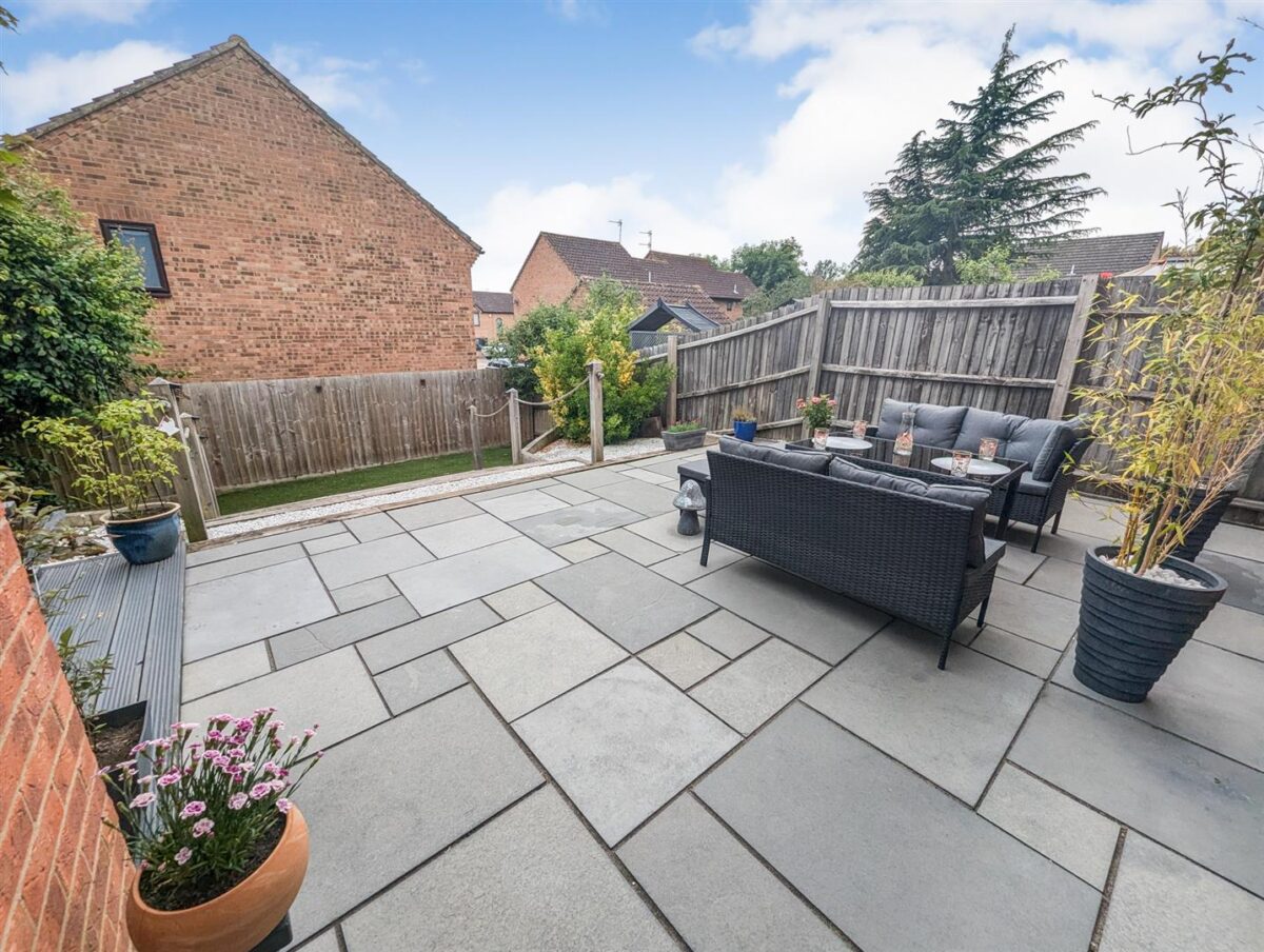 Little Meadow, Great Oakley, Corby