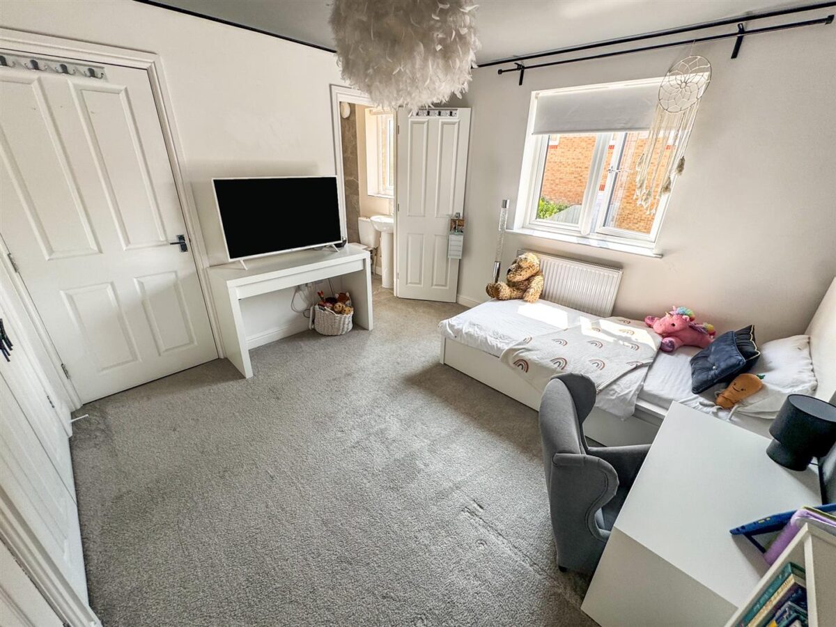 Kestrel Road, Corby