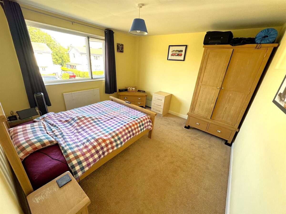 Brookes Grove, Corby