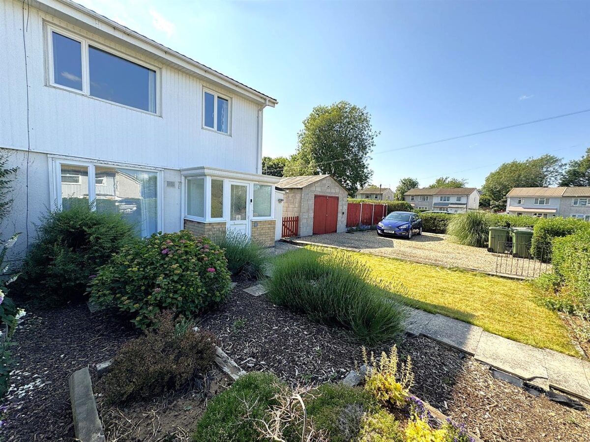 Brookes Grove, Corby