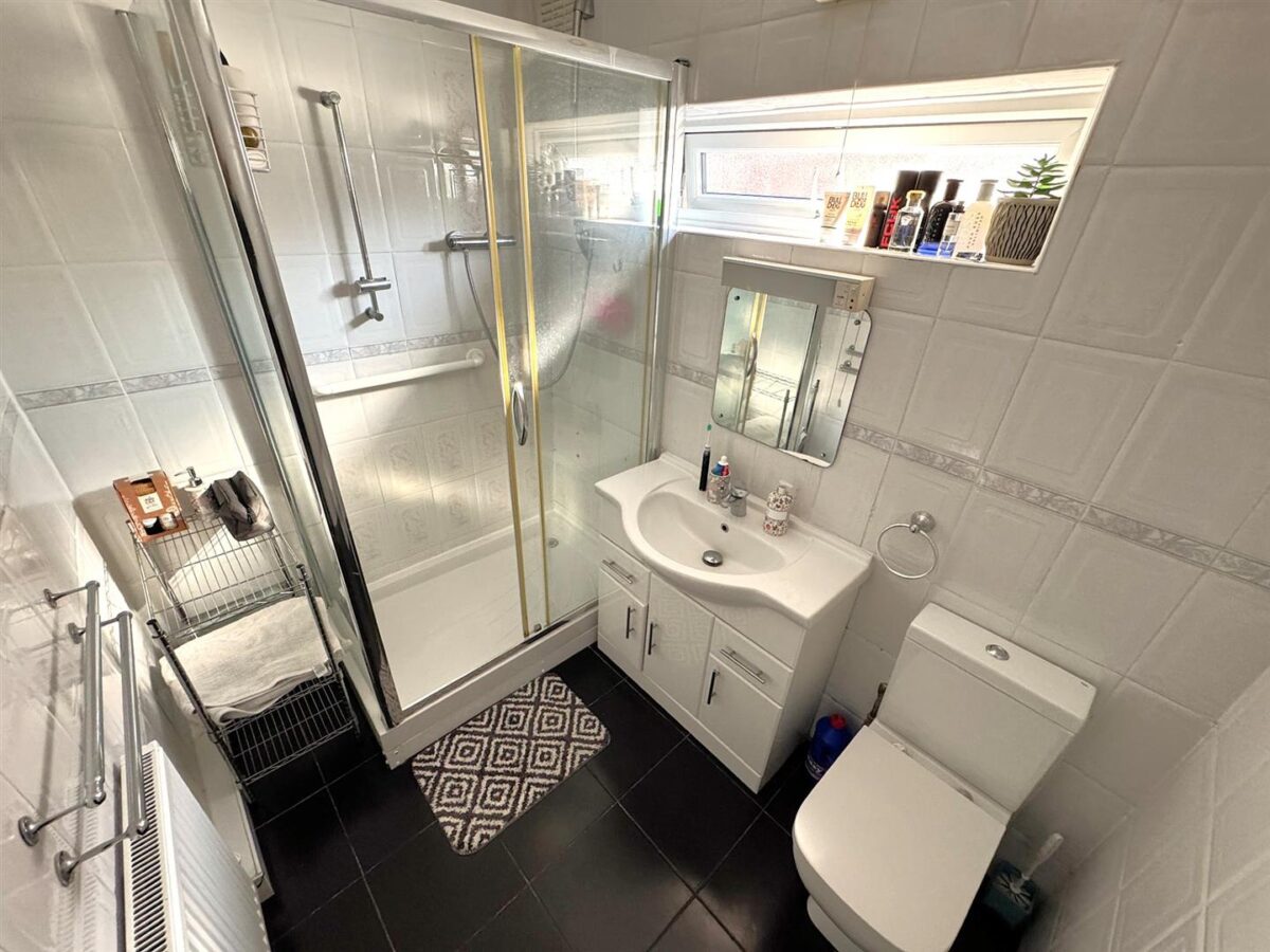 Chapman Grove, Corby