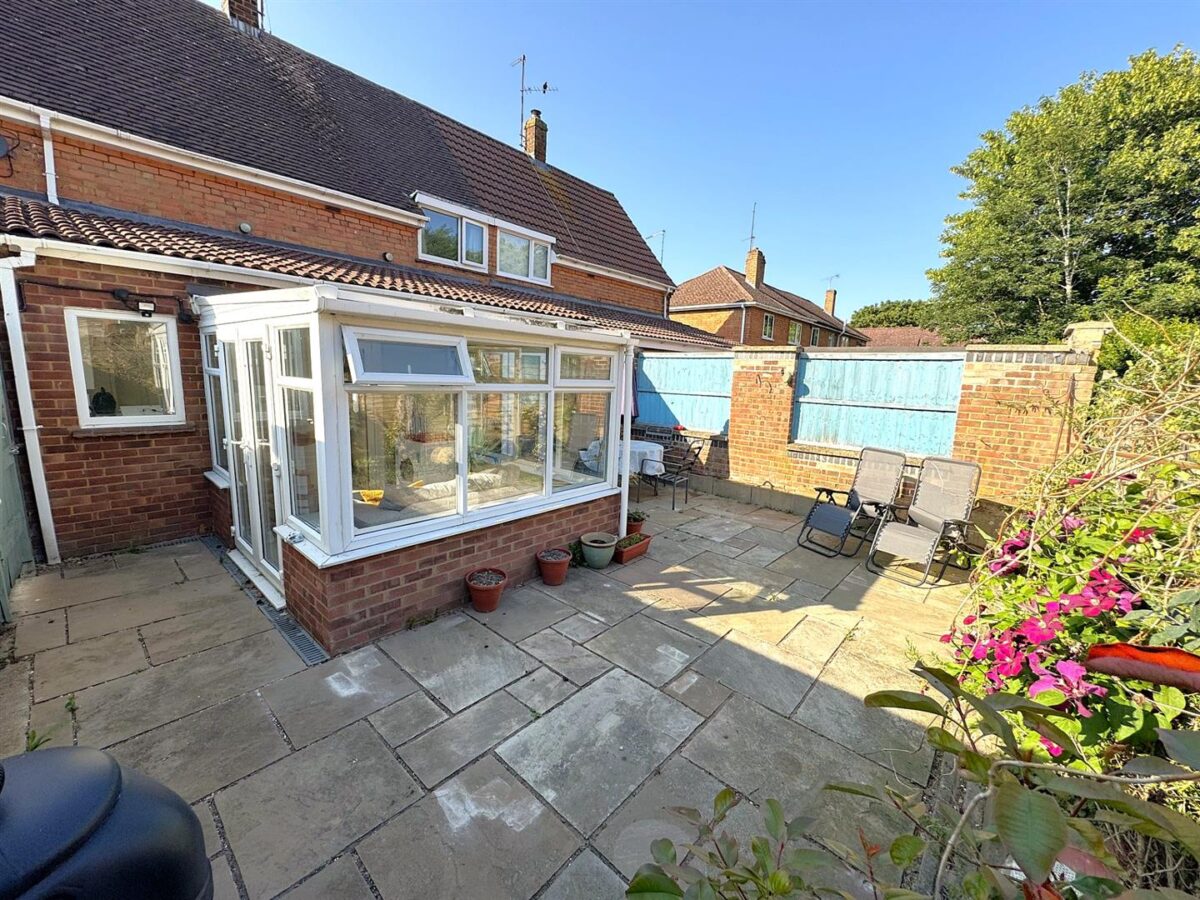 Chapman Grove, Corby
