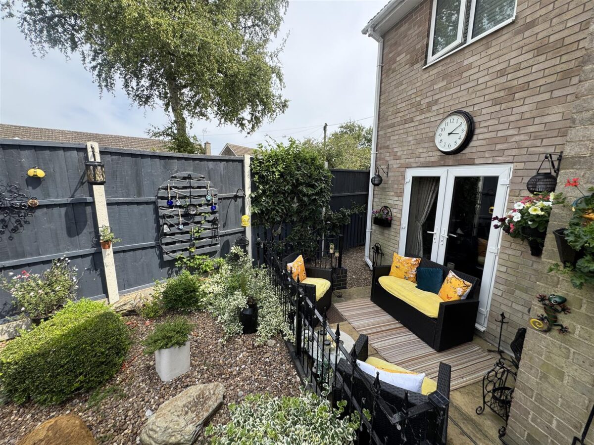 Collingwood Avenue, Corby