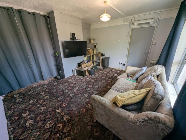 Welland Vale Road, Corby