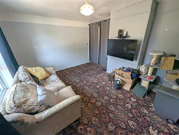 Welland Vale Road, Corby
