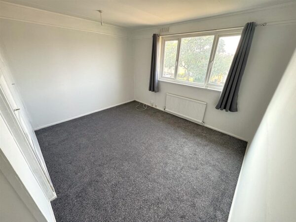 Welland Vale Road, Corby