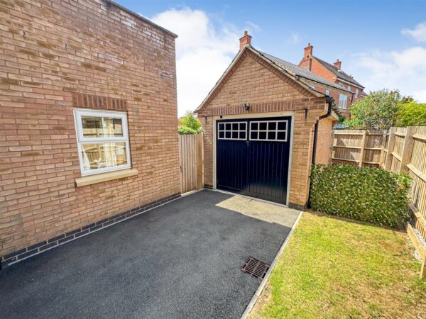 Dunnock Road, Corby