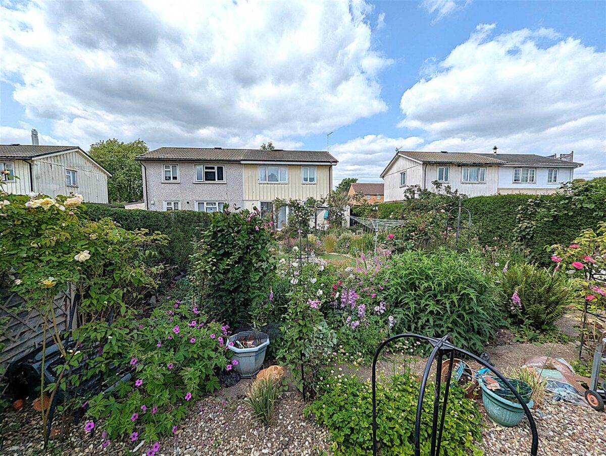 Welland Vale Road, Corby