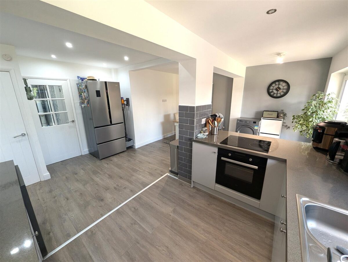 Thor Walk, Corby