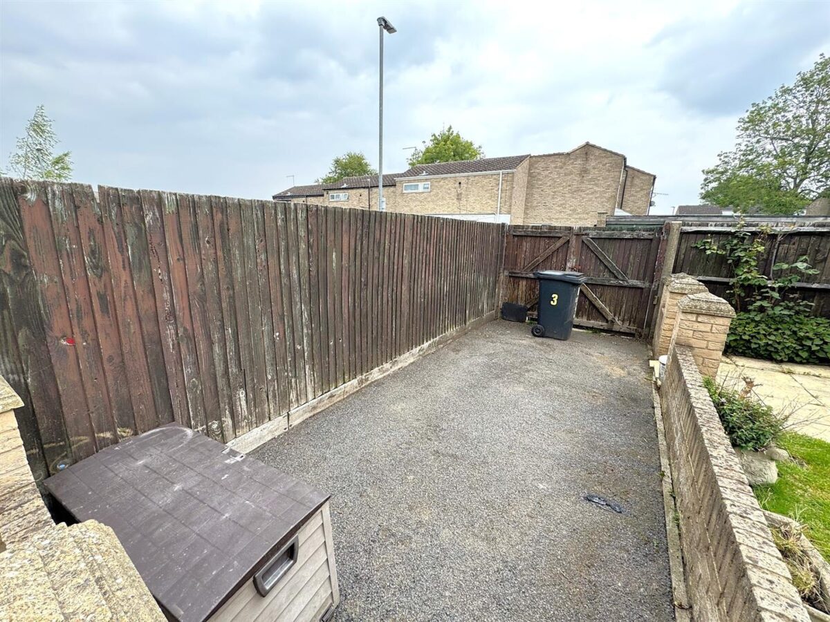 Brigg Court, Corby