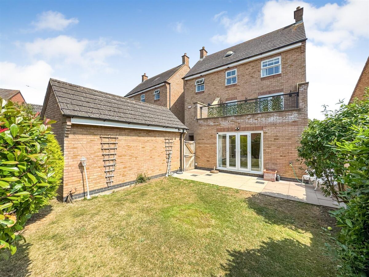 Dunnock Road, Corby