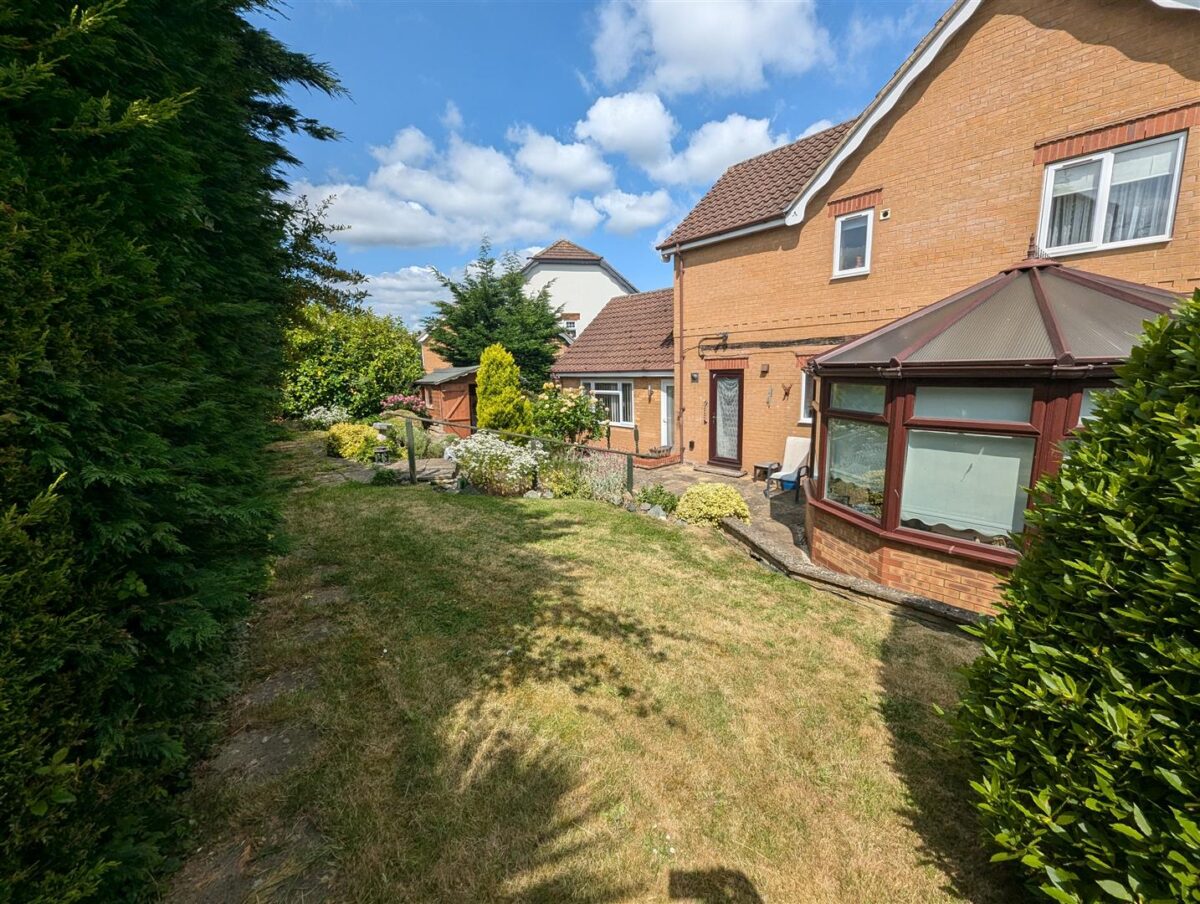 Hempland Close, Great Oakley, Corby