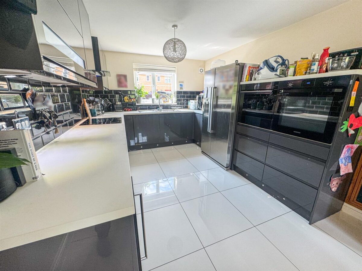 Kempton Close, Corby