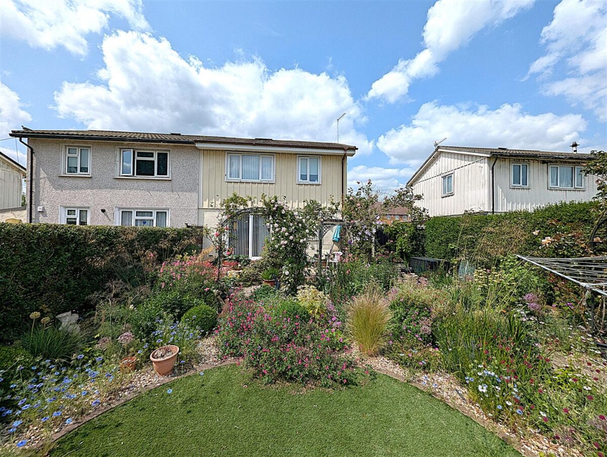 Welland Vale Road, Corby